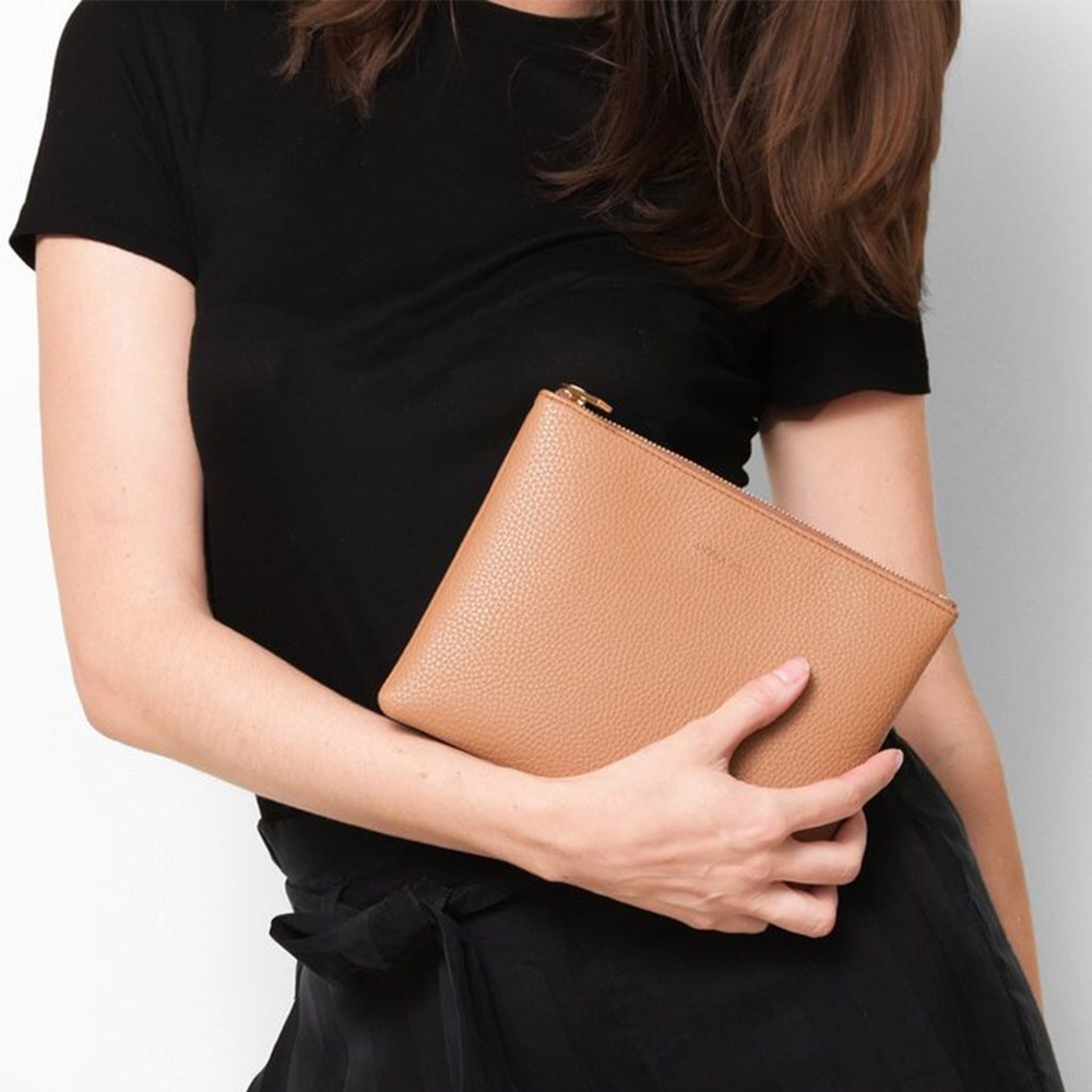 Angela Roi Zuri Travel Pouch Russet Vegan NWT